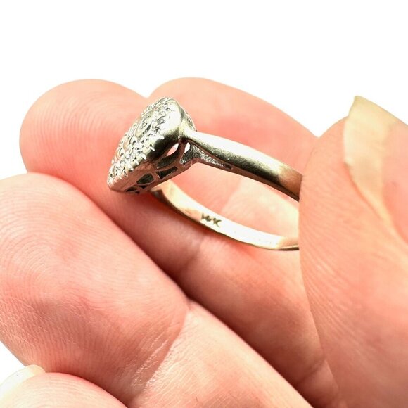 Estate Find 14K White Gold Small Diamond Ring Size 5, 2.5 Grams - Picture 3 of 6